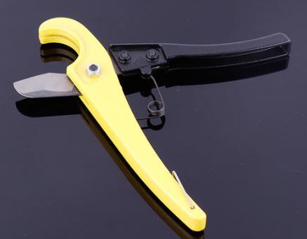 水管快剪好還是專(zhuān)業(yè)剪好？最大的區(qū)別就是只是這點(diǎn)